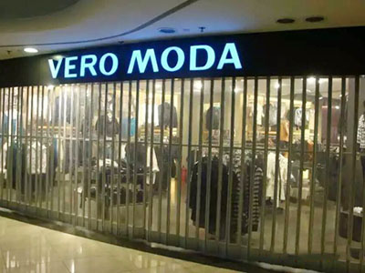 VERO MODA侧卷水晶门